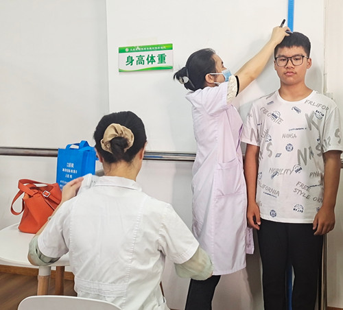 湘潭铁航新生入学体检2